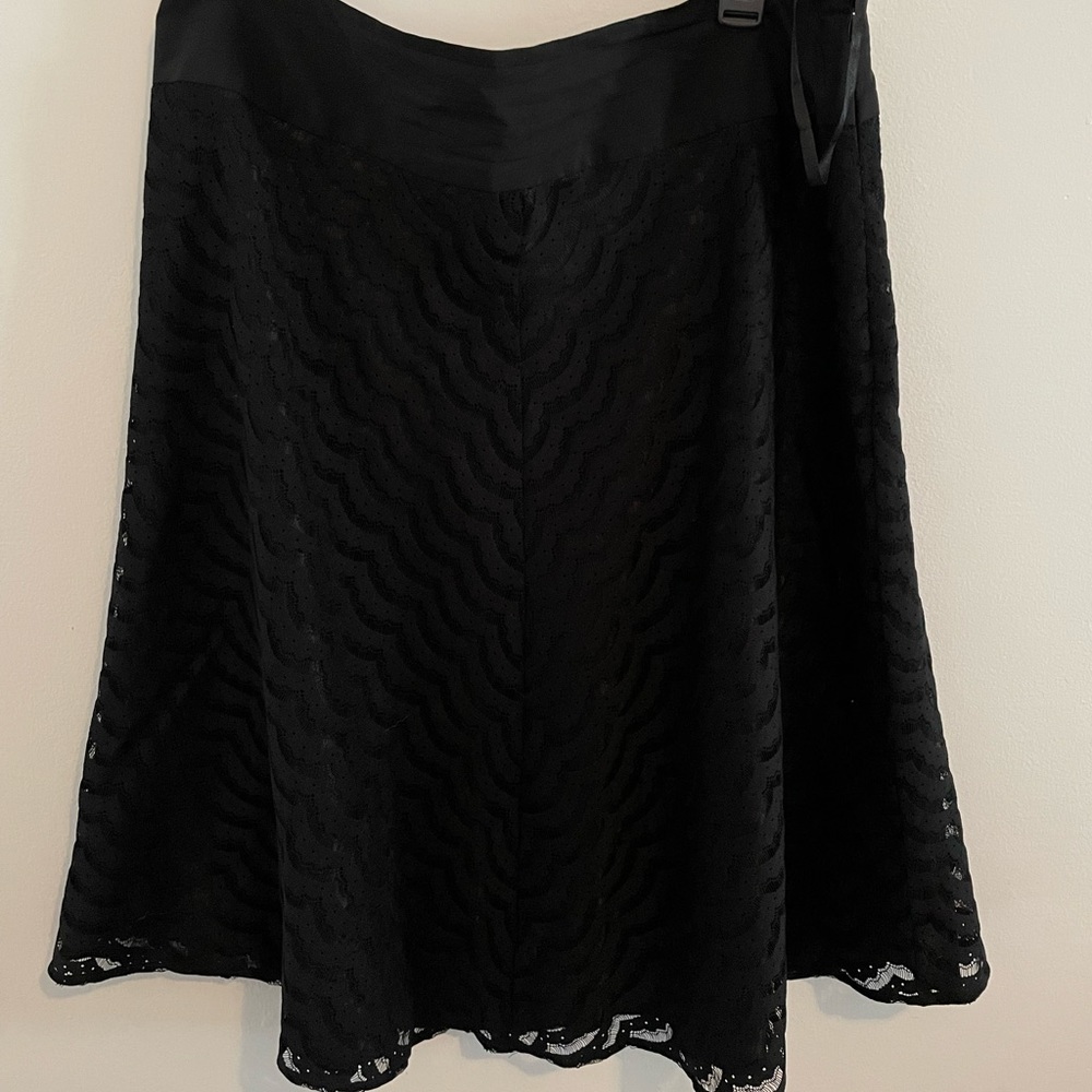 Lace skirt